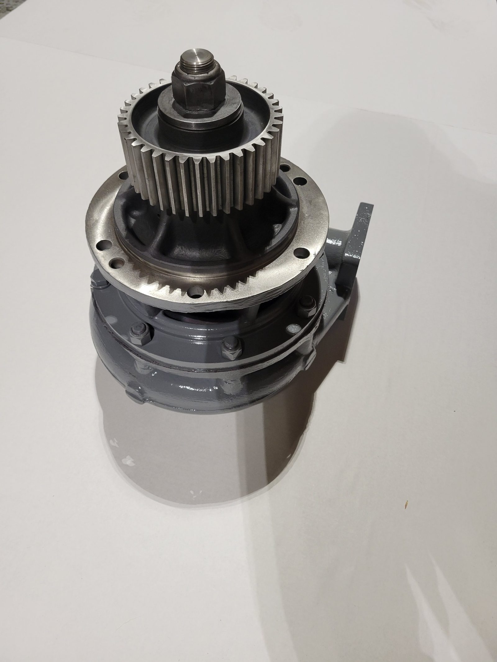 Rebuilt EMD locomotive water pump with drive gear
